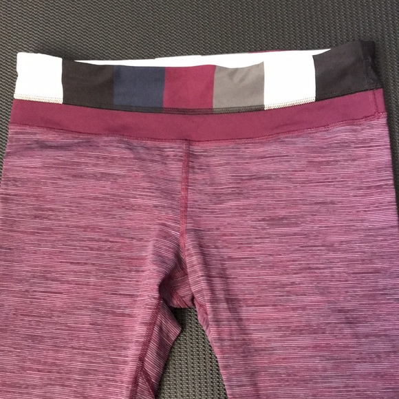 ⭐️2 for 35⭐️ Lululemon crop capris - Picture 2 of 11